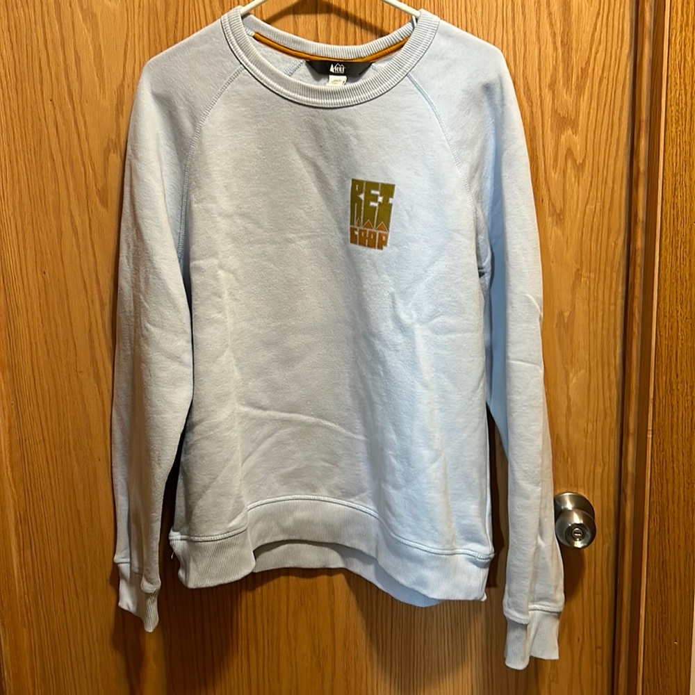 Like new REI sweatshirt. Light blue.